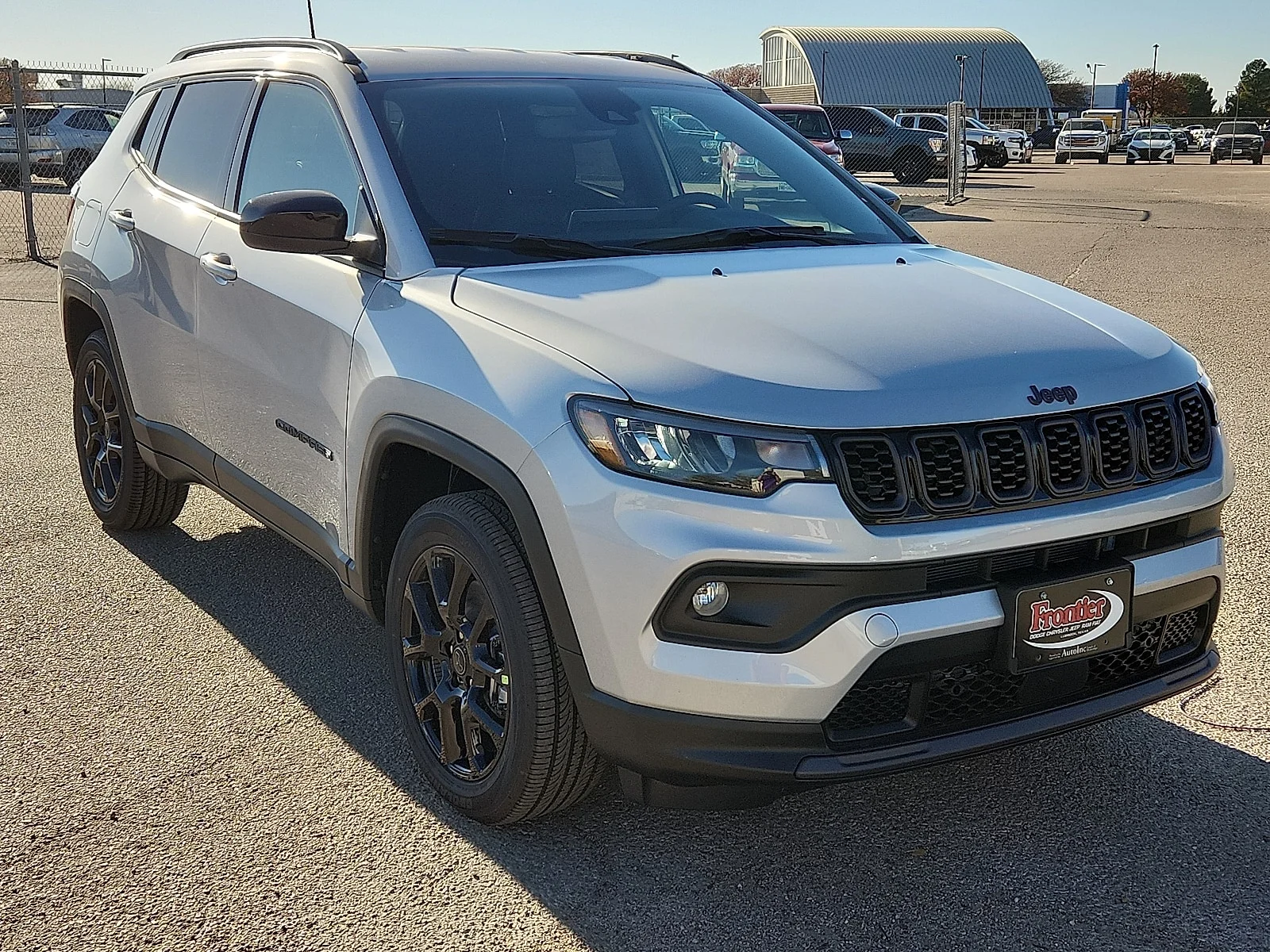 New 2026 Silver Zynith Metallic Clear-Coat  Paint Jeep LATITUDE ALTITUDE 4X4 image 6