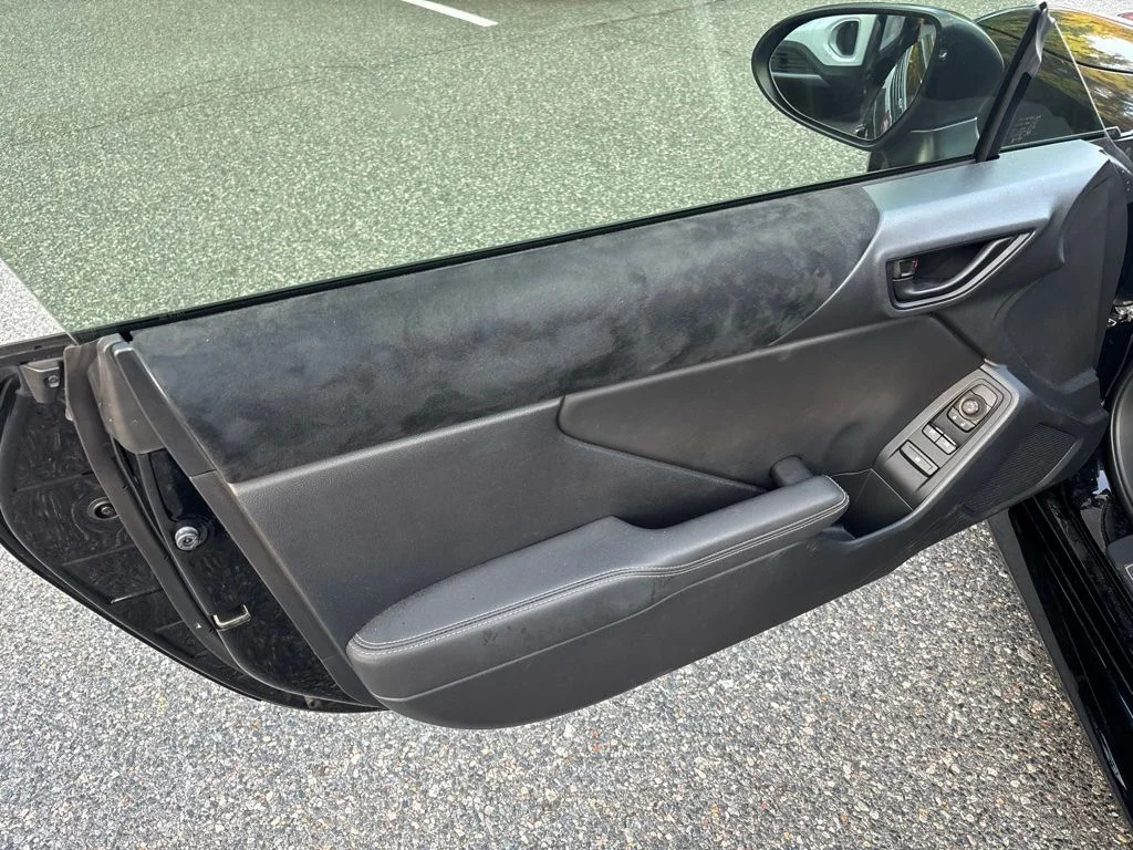 Used 2023  Toyota Premium image 13