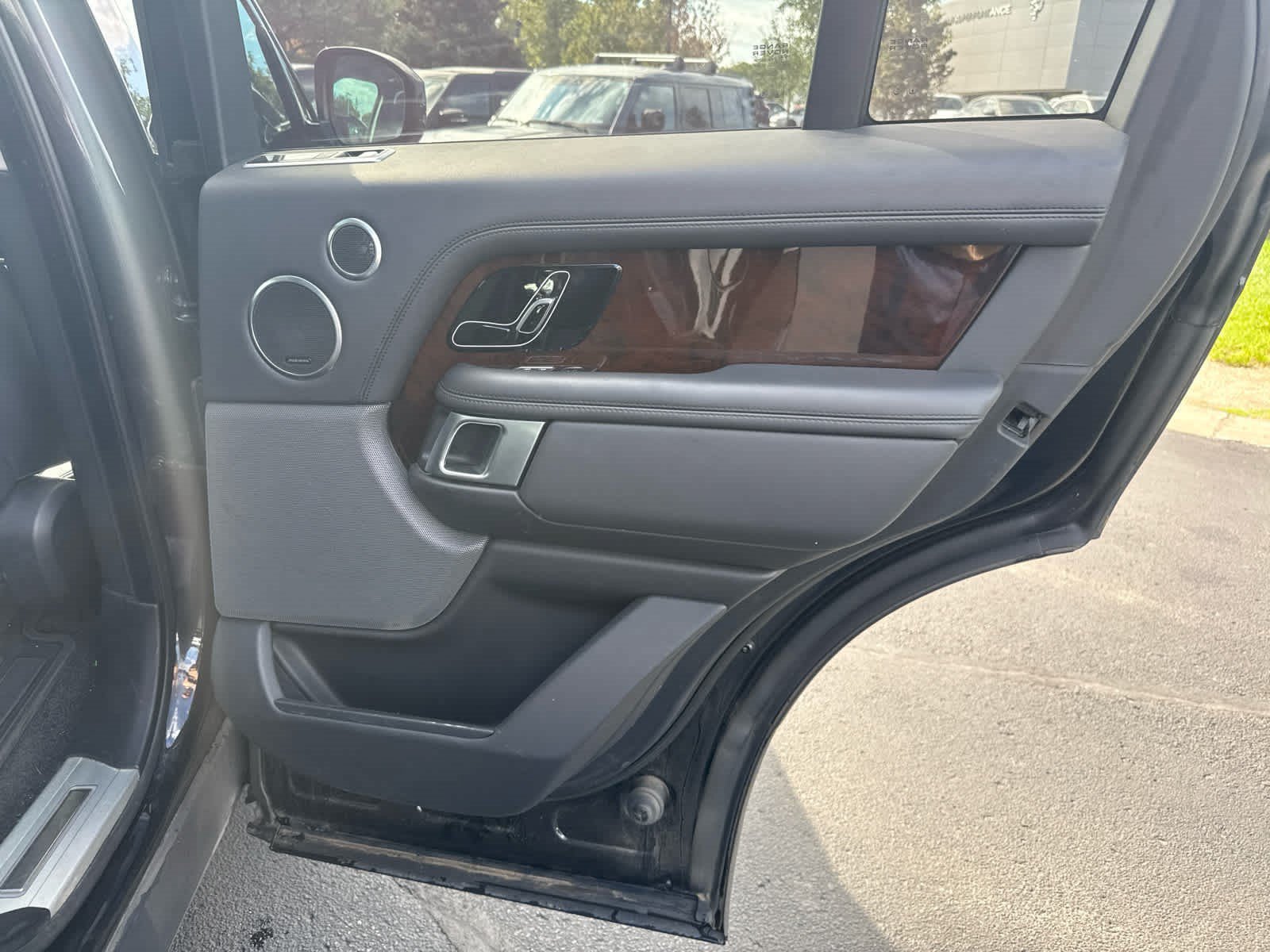 Used 2021 Santorini Black Metallic Land Rover Westminster image 10