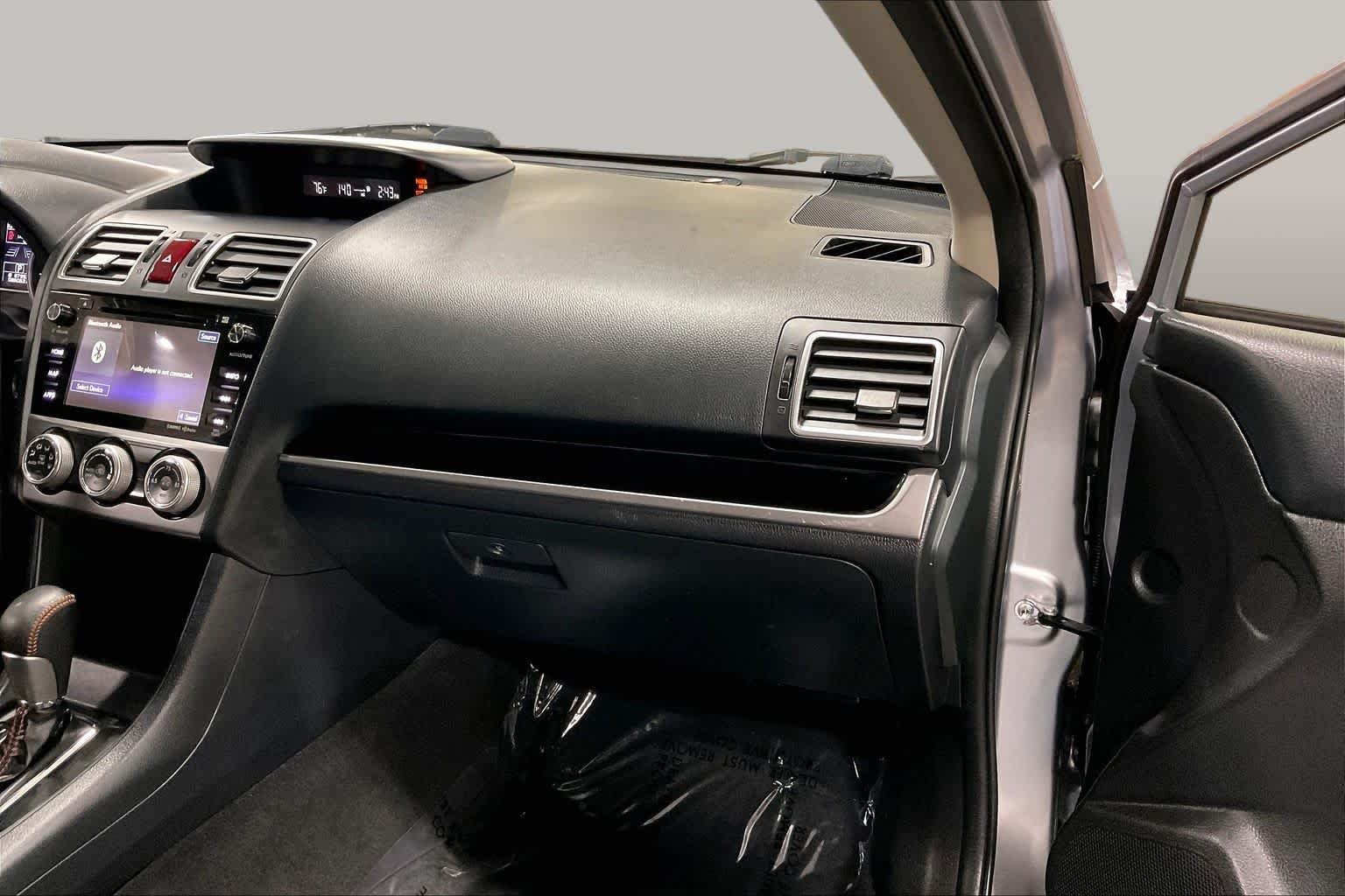 Used 2017 Ice Silver Metallic Subaru Limited image 19