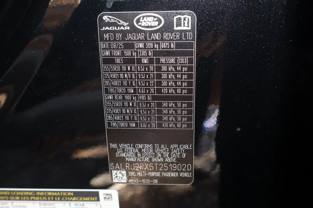 New 2026 Santorini Black Land Rover S image 30