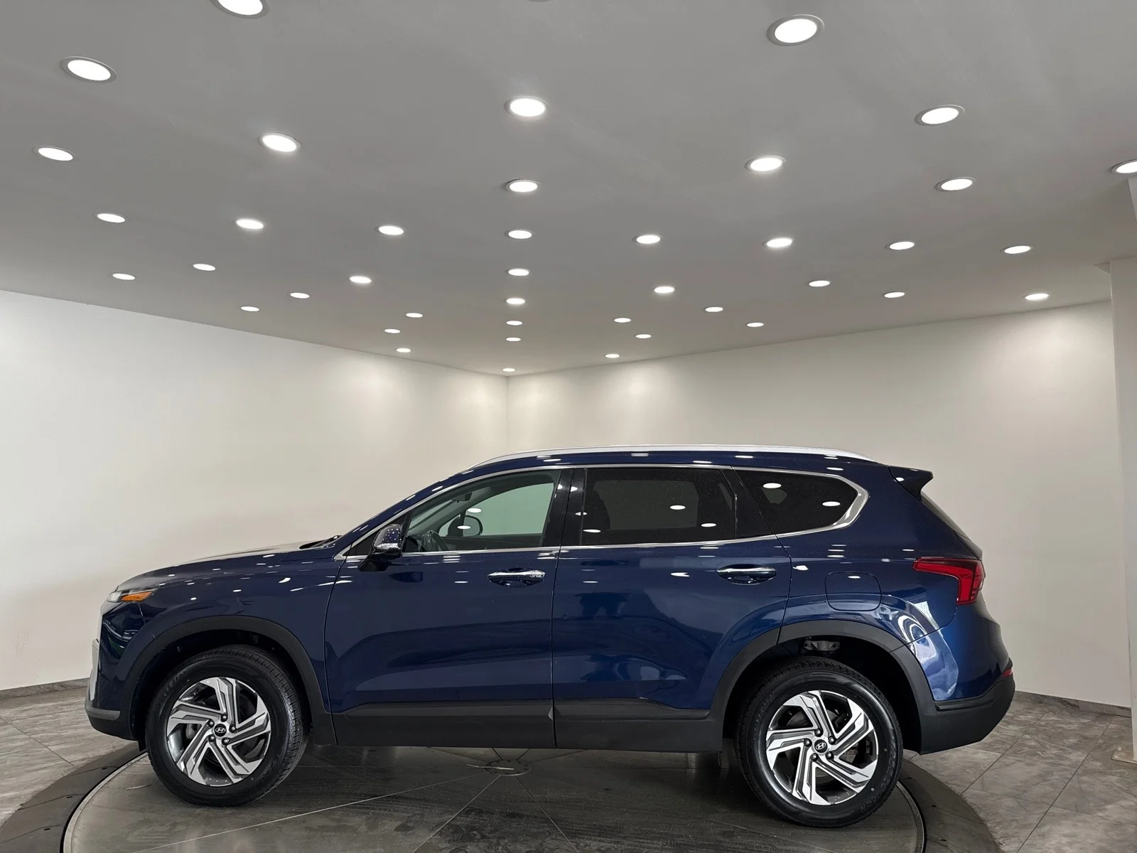 Used 2023 Stormy Sea Hyundai SEL AWD image 4