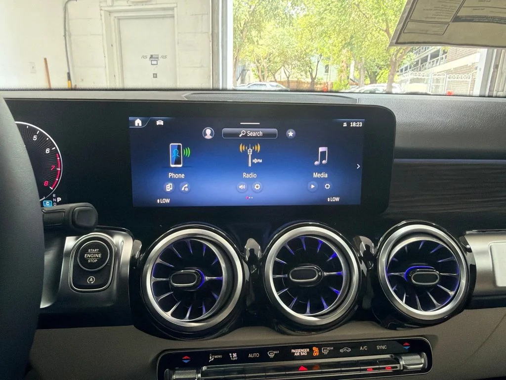 New 2026 White Mercedes-Benz GLB 250 image 31