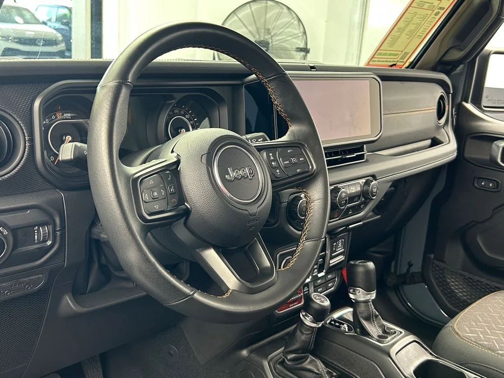Used 2024 Anvil Clear Coat Jeep Mojave image 43