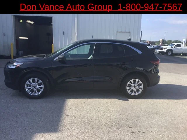Used 2023 Black Ford Active image 2