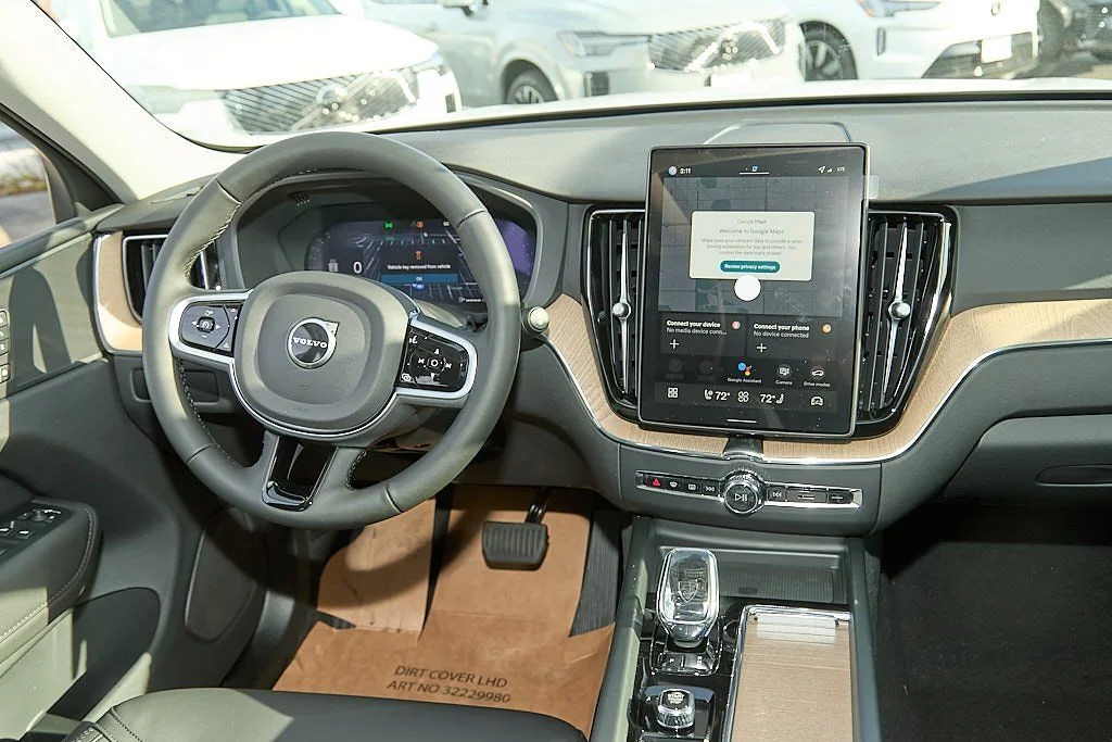 New 2026 Crystal White Volvo Core image 23