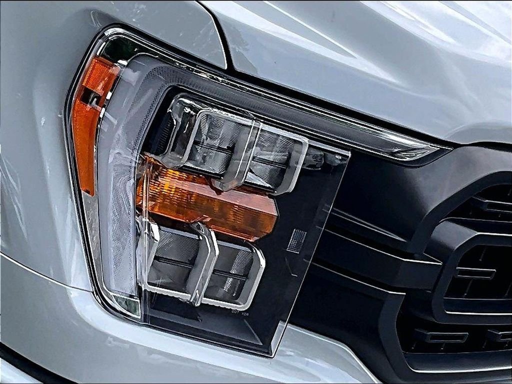 Used 2023 White Ford XLT image 31