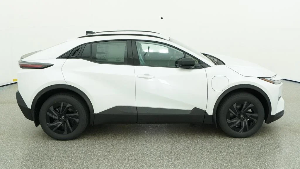 New 2026 Wind Chill Pearl Toyota SE image 21