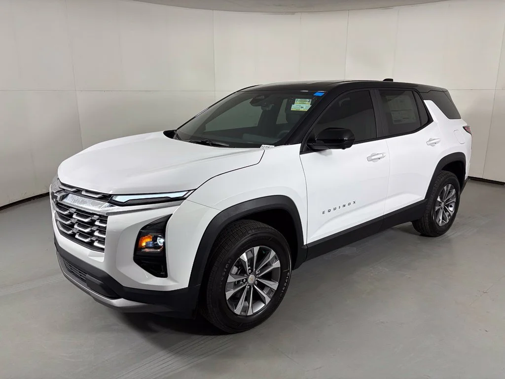 New 2027 Summit White Chevrolet LT image 5