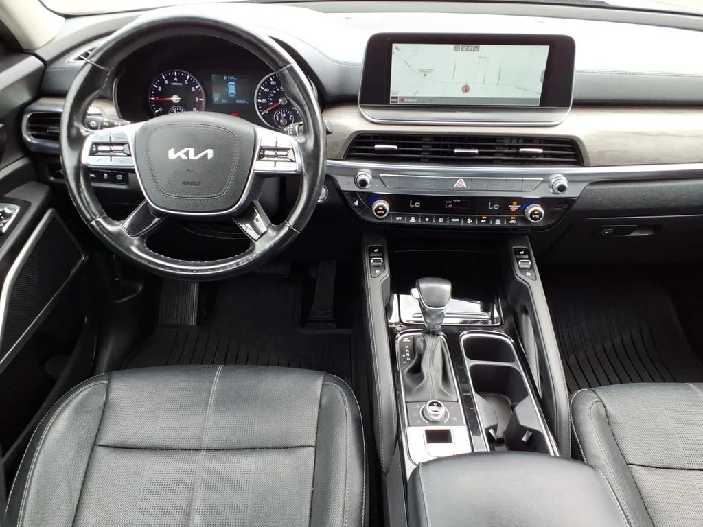 Certified Used 2022 Gray Kia EX image 17