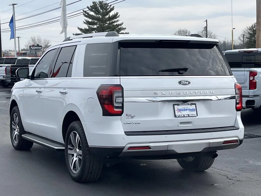 Used 2022 White Ford Limited image 5