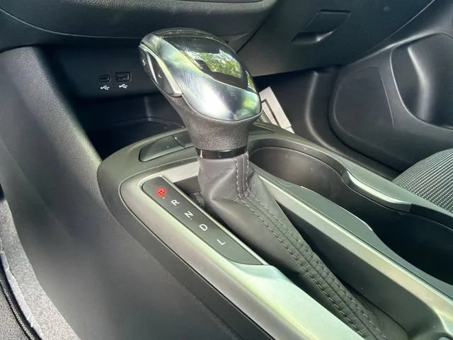 Used 2024 Summit White Buick Preferred image 30