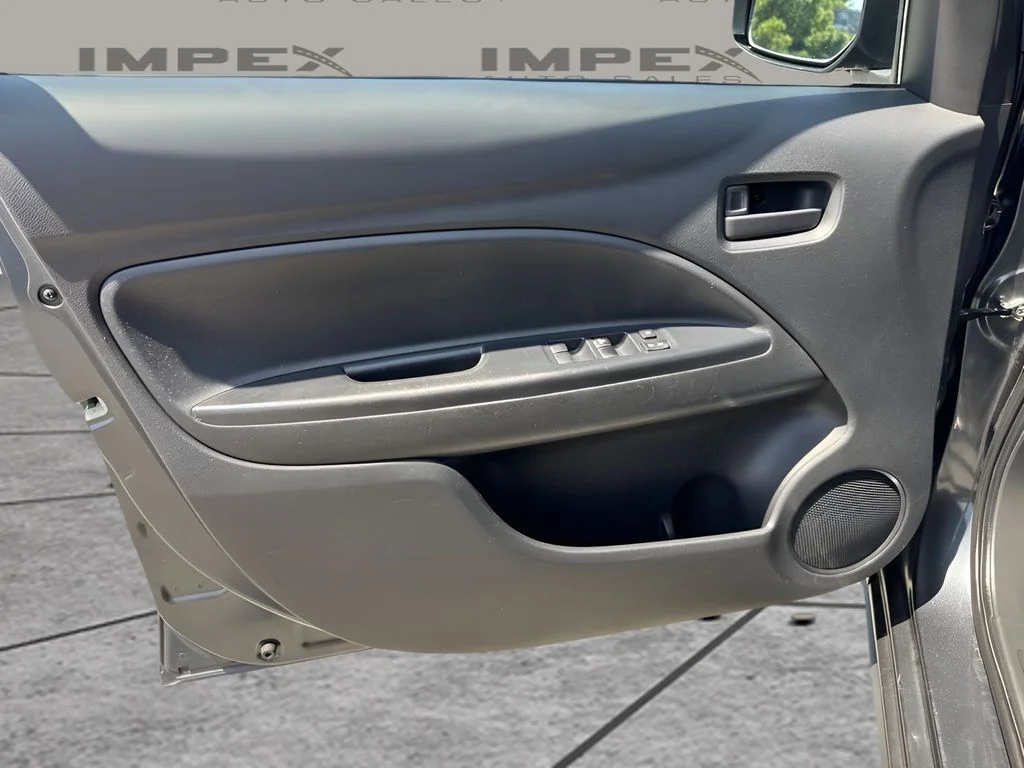 Used 2024 Gray Mitsubishi ES image 21