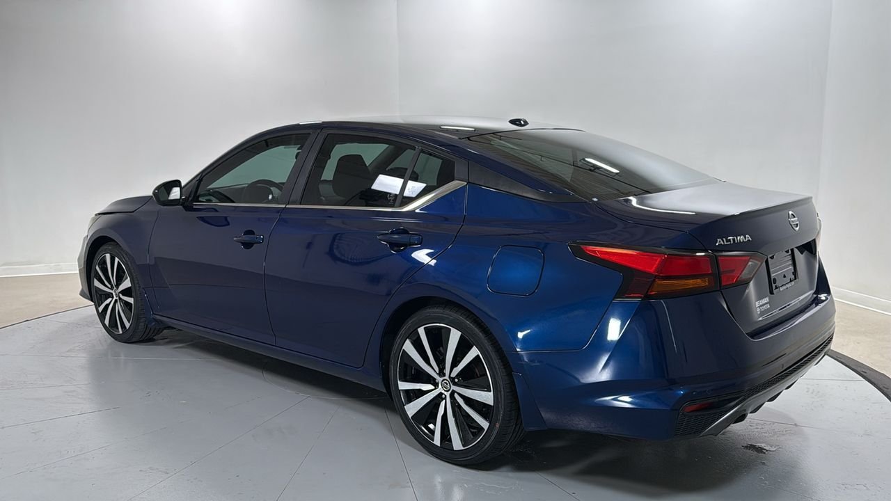 Used 2020 Blue Nissan 2.5 SR image 7