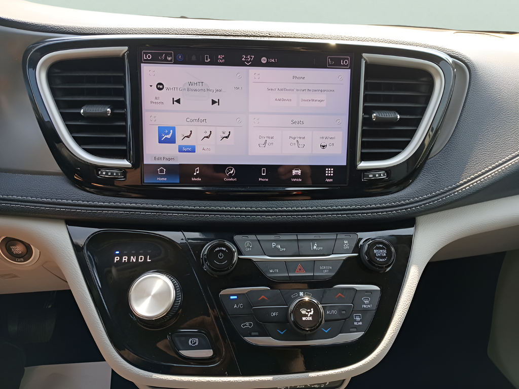 Used 2024 Silver Chrysler Touring L image 19