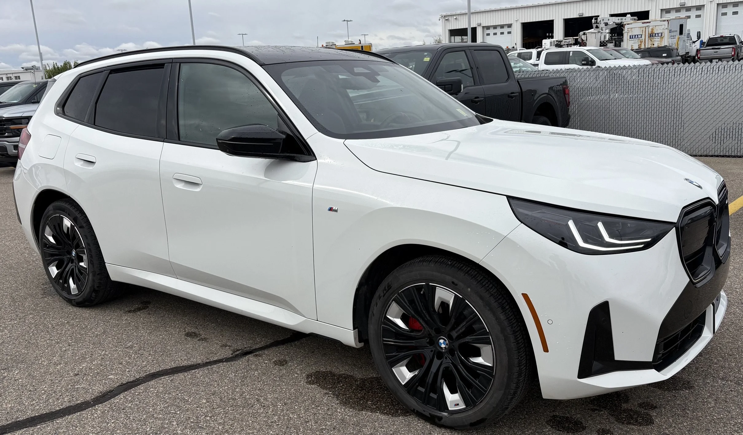 Used 2025 White BMW M50 XDRIVE LOCAL TRADE image 7