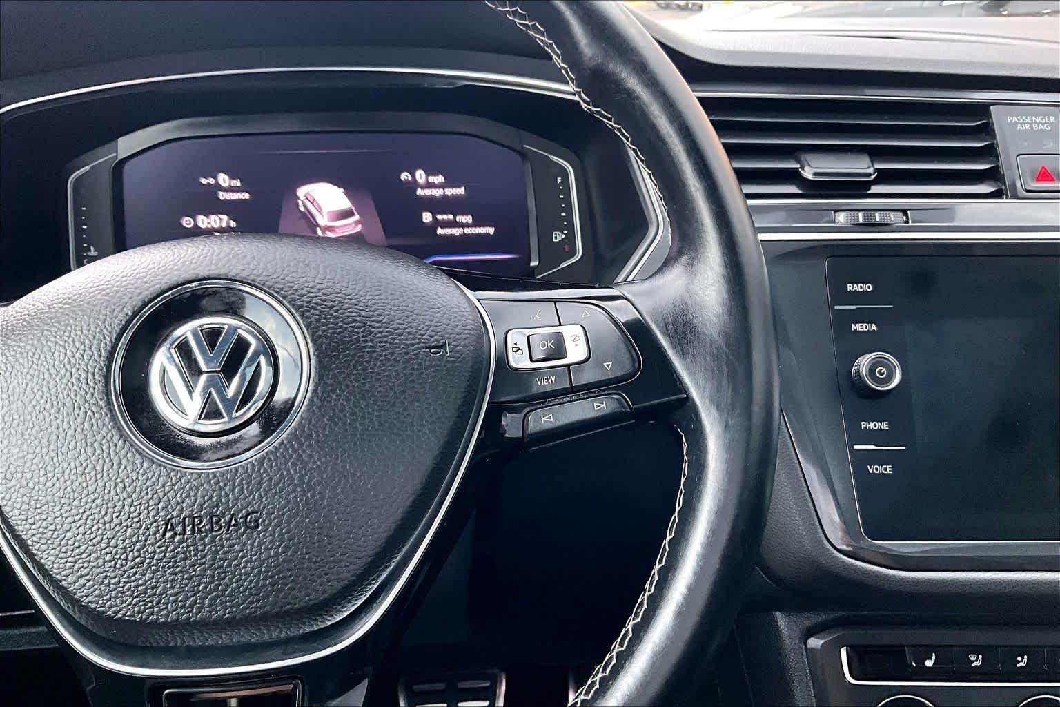Used 2019 Pure White Volkswagen SEL R-Line Black image 25