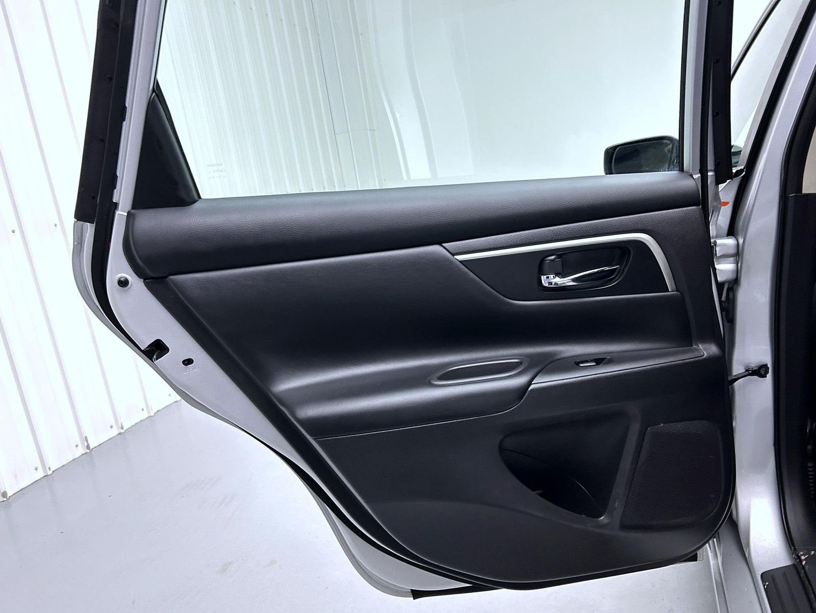 Used 2017 Silver Nissan 2.5 SV image 20