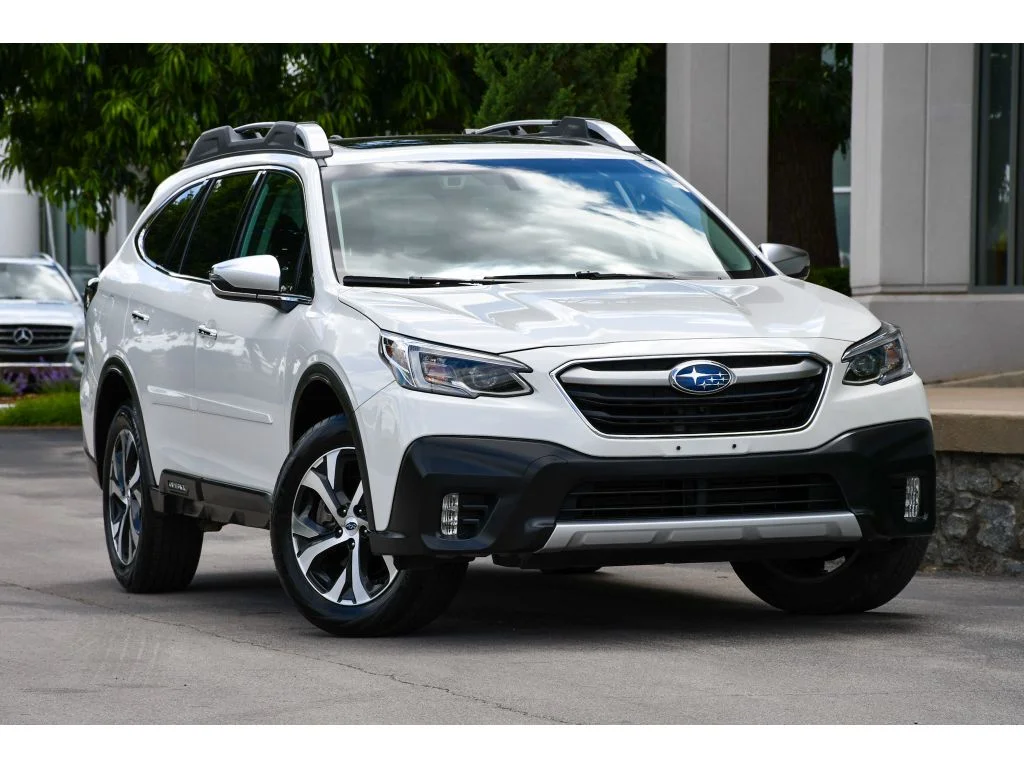 2022 Subaru Outback Touring's photo