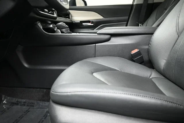 Used 2026  Toyota Limited image 27