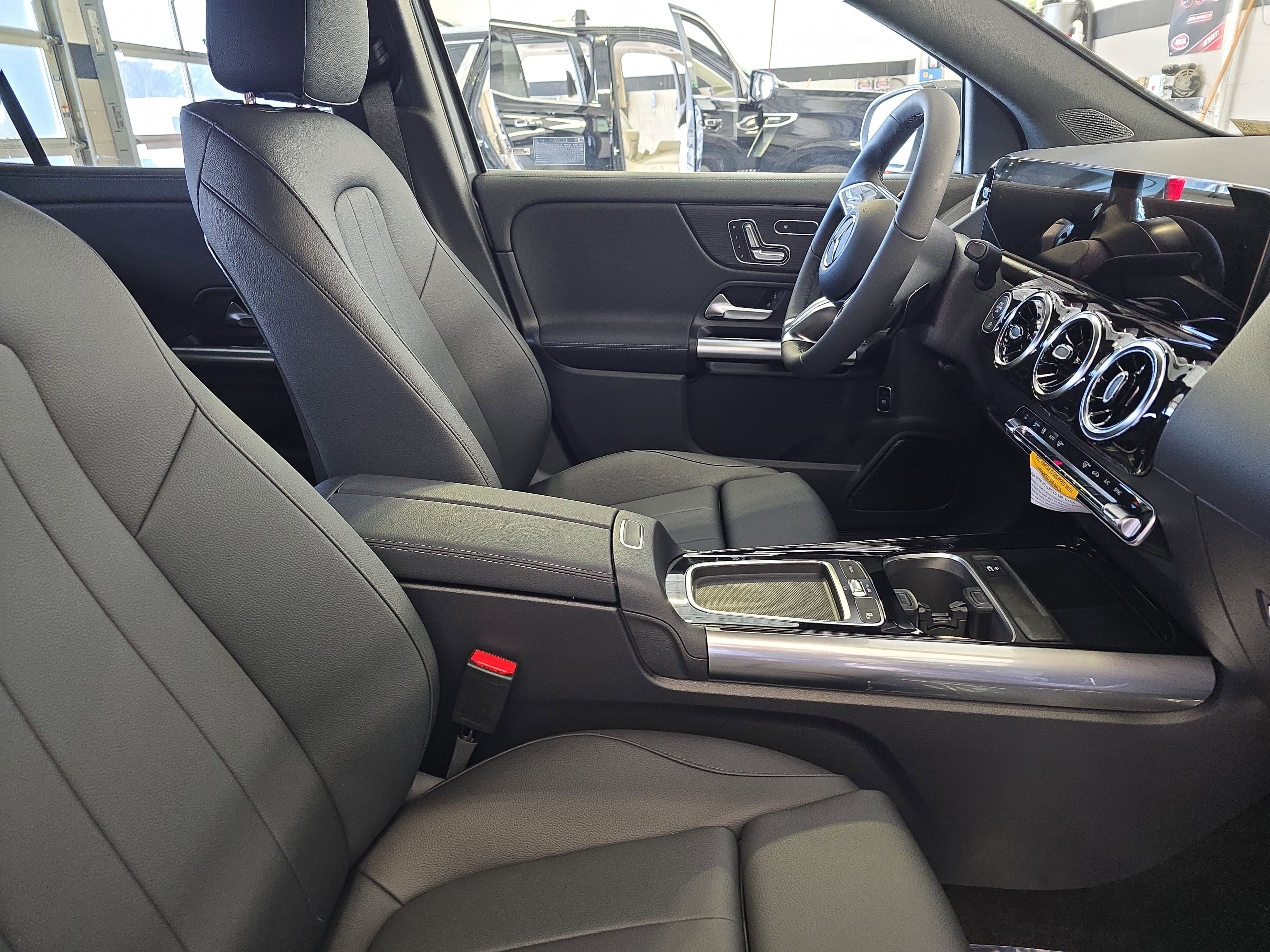 New 2026 Mountain Grey Metallic Mercedes-Benz GLA250 image 10
