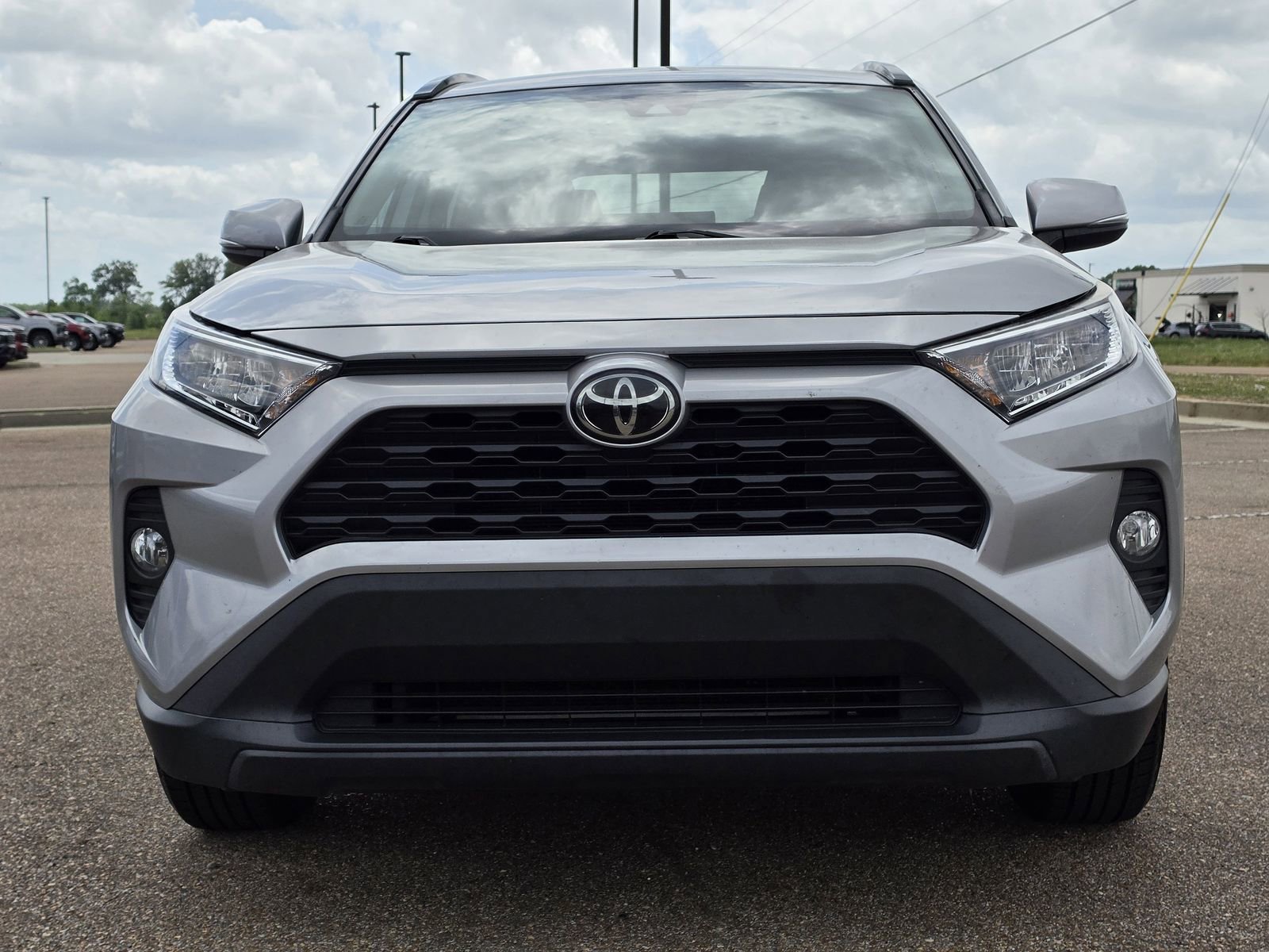 Used 2020 Toyota RAV4 XLE with VIN 2T3W1RFV0LW084075 for sale in Madison, MS