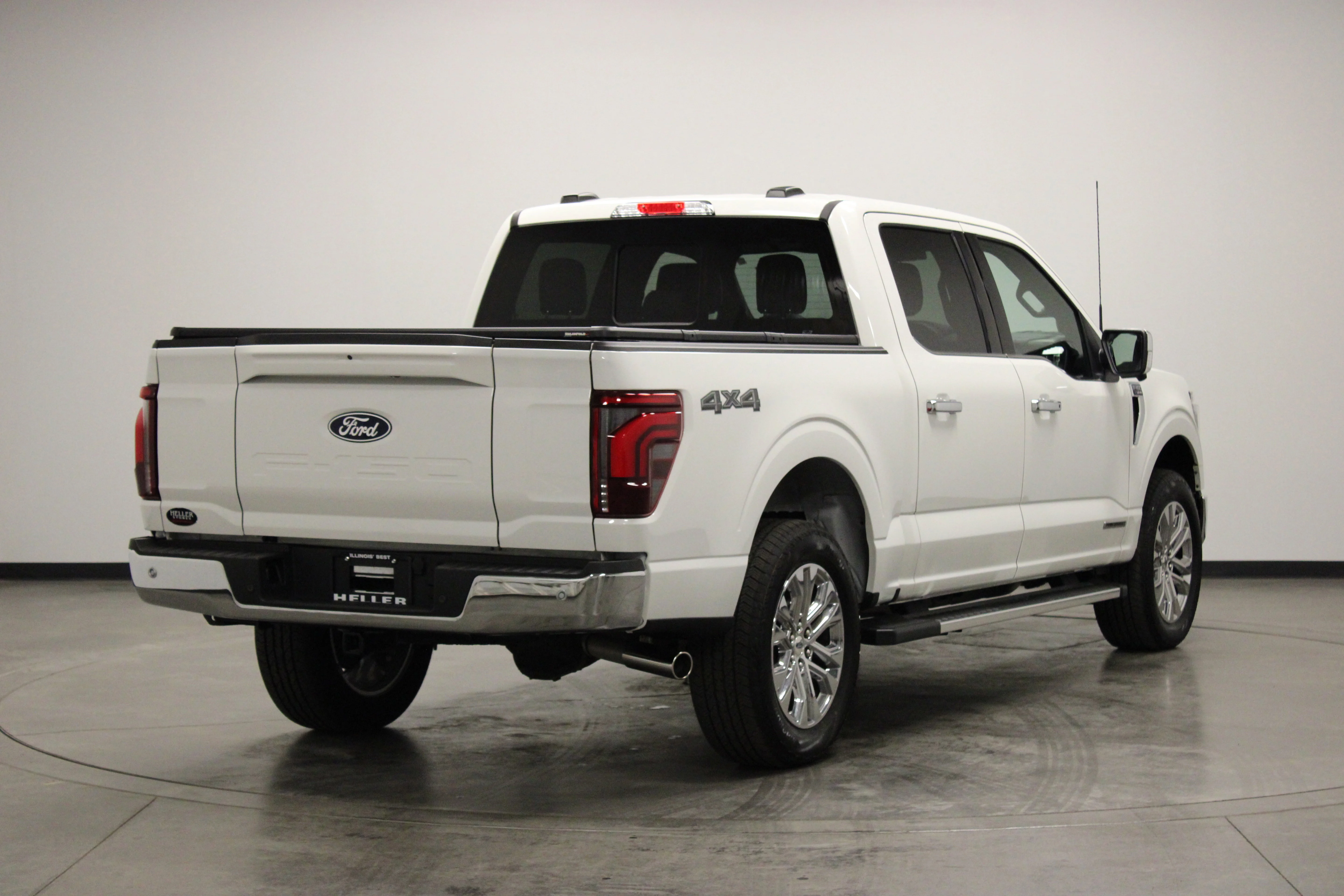 Used 2025 Star White Metallic Tri-Coat Ford LARIAT image 8