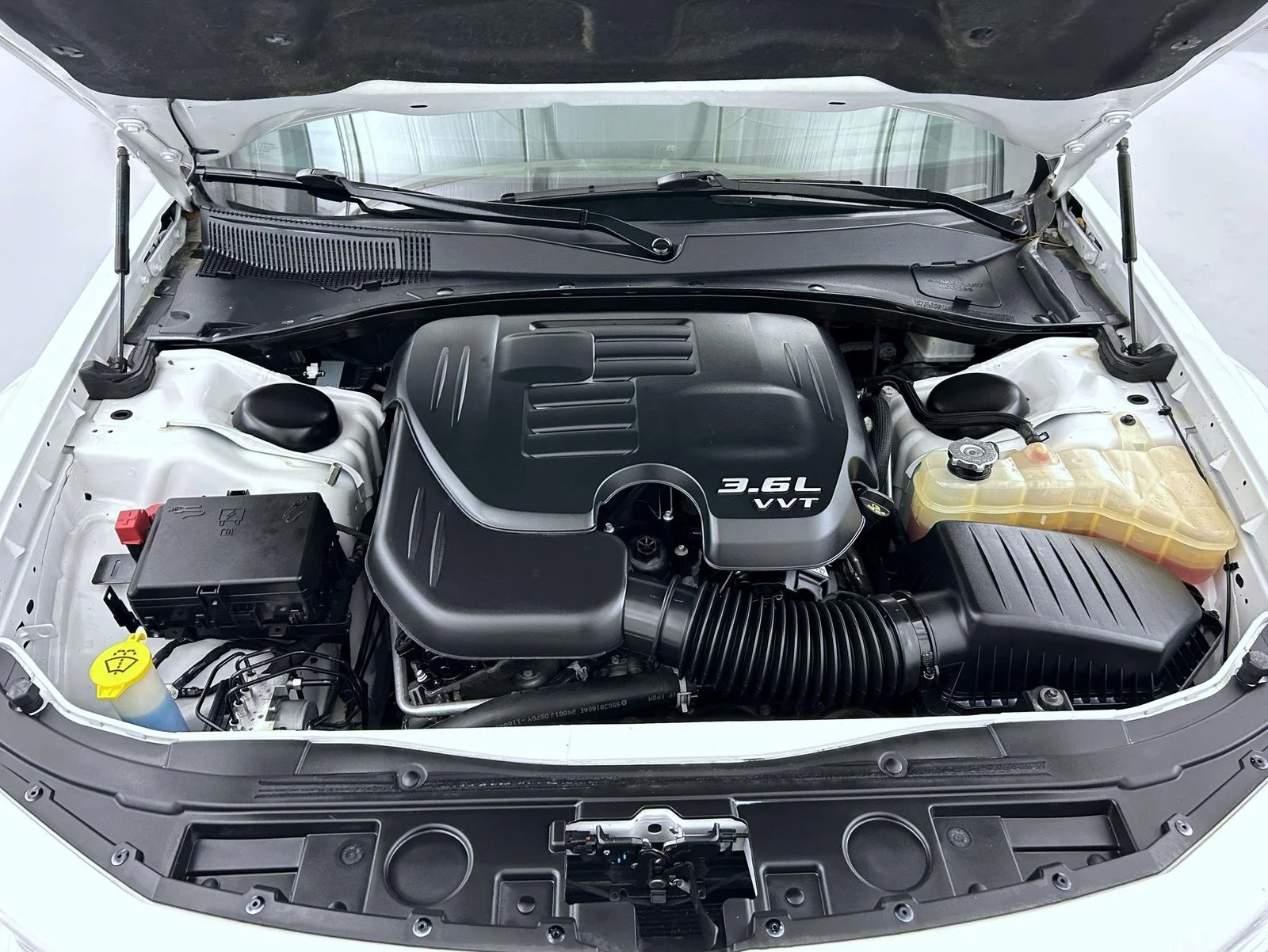 Used 2020 White Chrysler Limited image 25
