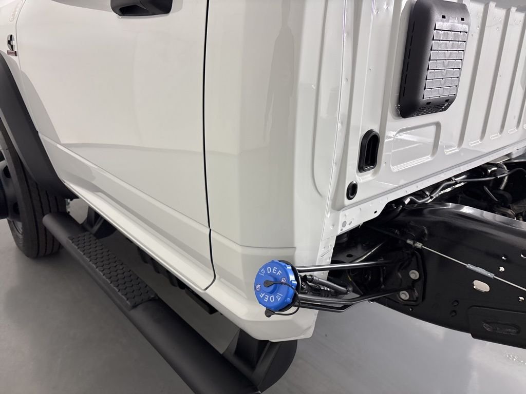 New 2026 Bright White Clearcoat RAM Tradesman image 12