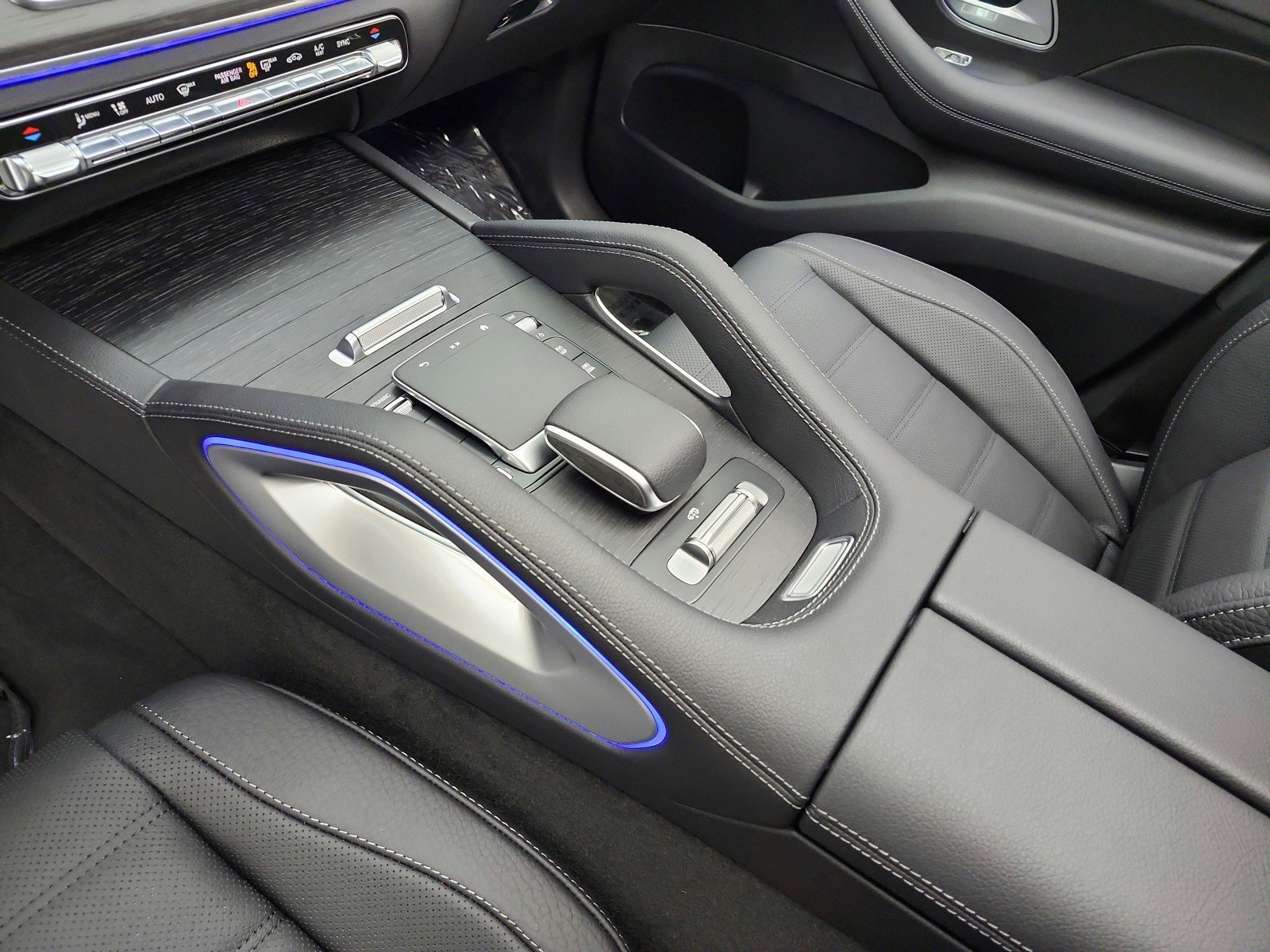 New 2026 Obsidian Black Metallic Mercedes-Benz GLE 580 4MATIC® SUV image 40