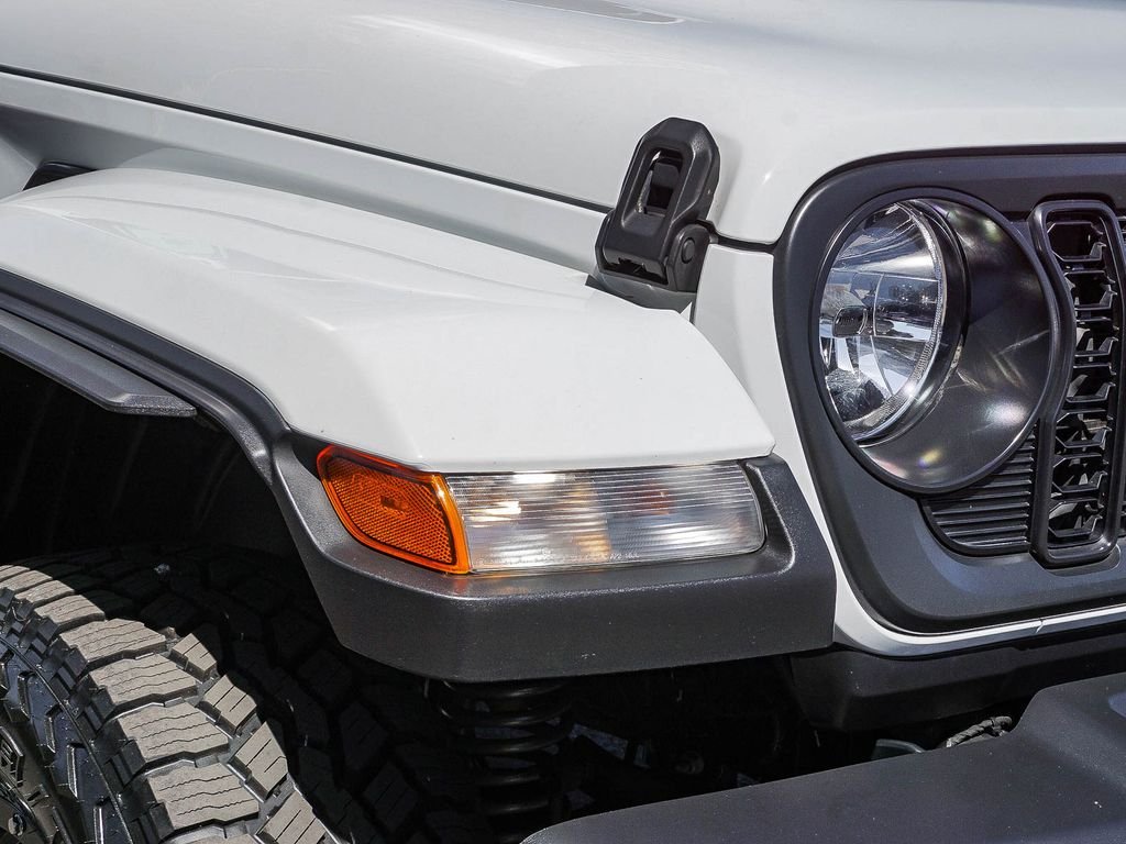 Used 2024 White Jeep Sport image 11
