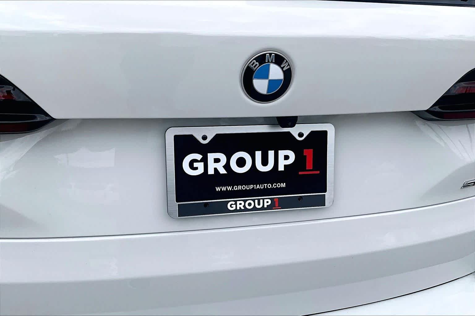 Used 2026 Alpine White BMW sDrive40i image 9