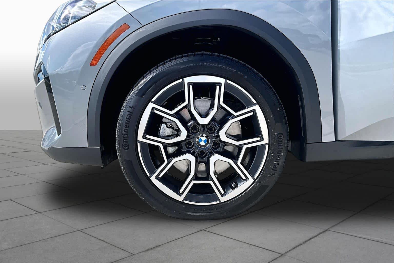Used 2026 Skyscraper Grey Metallic BMW xDrive28i image 10