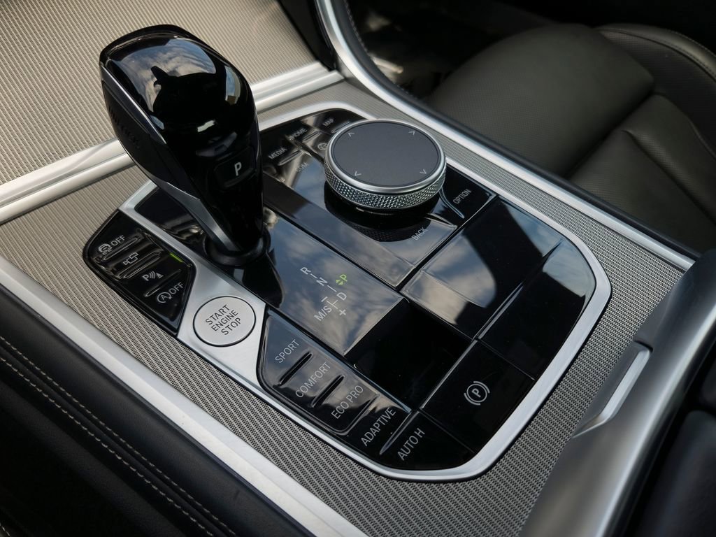 Used 2025 Black Sapphire Metallic BMW 840i image 10