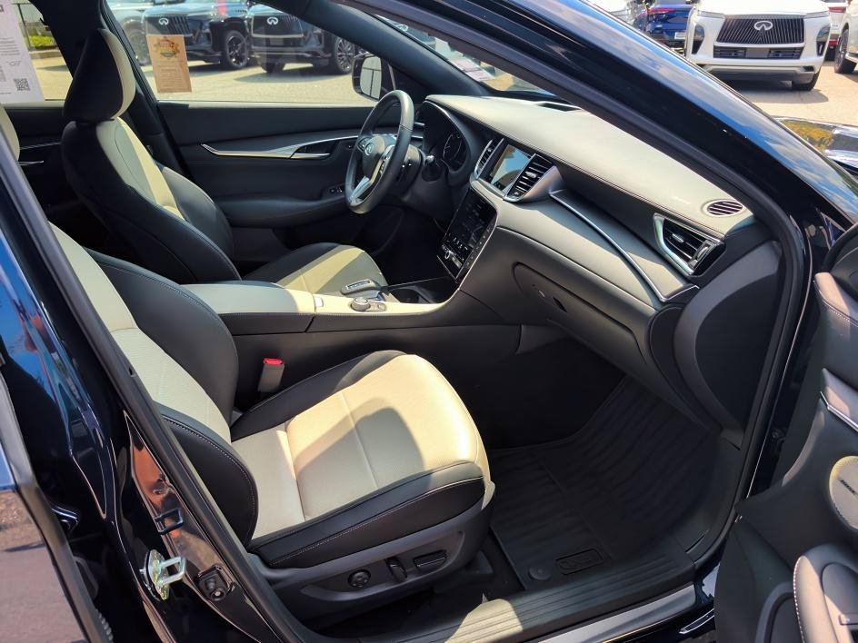 Used 2025 Hermosa Blue INFINITI SENSORY image 12