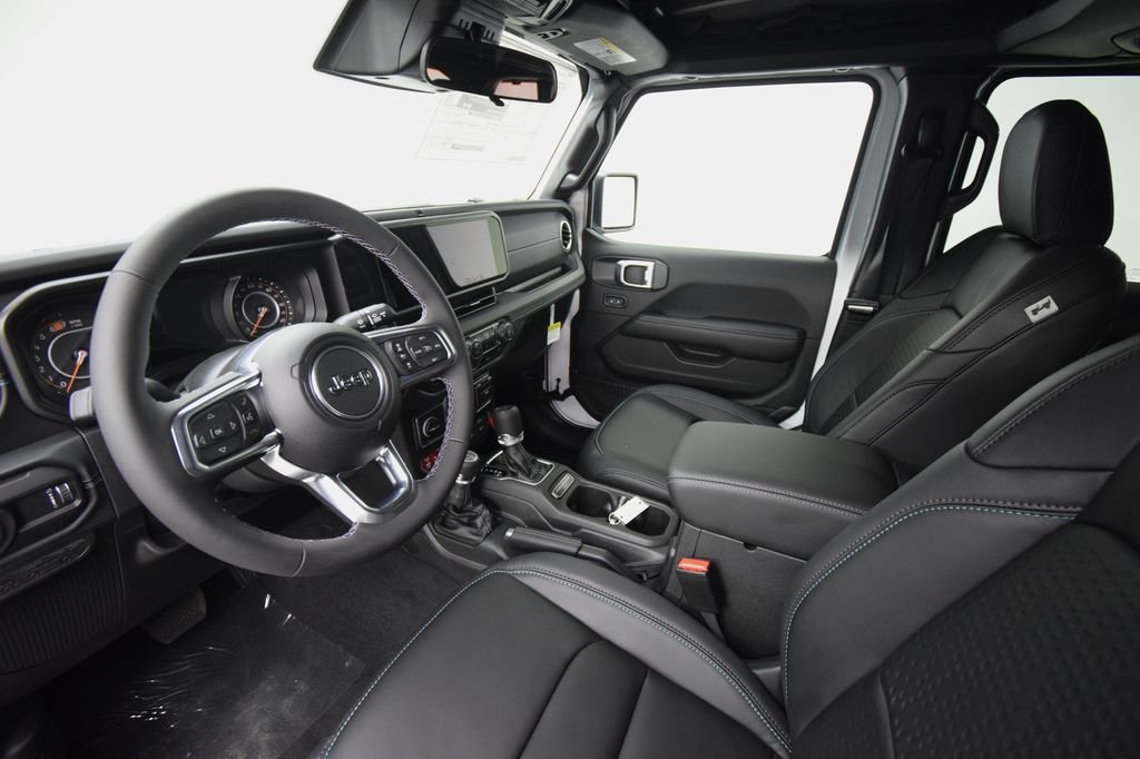 New 2026 Bright White Clearcoat Jeep  image 35