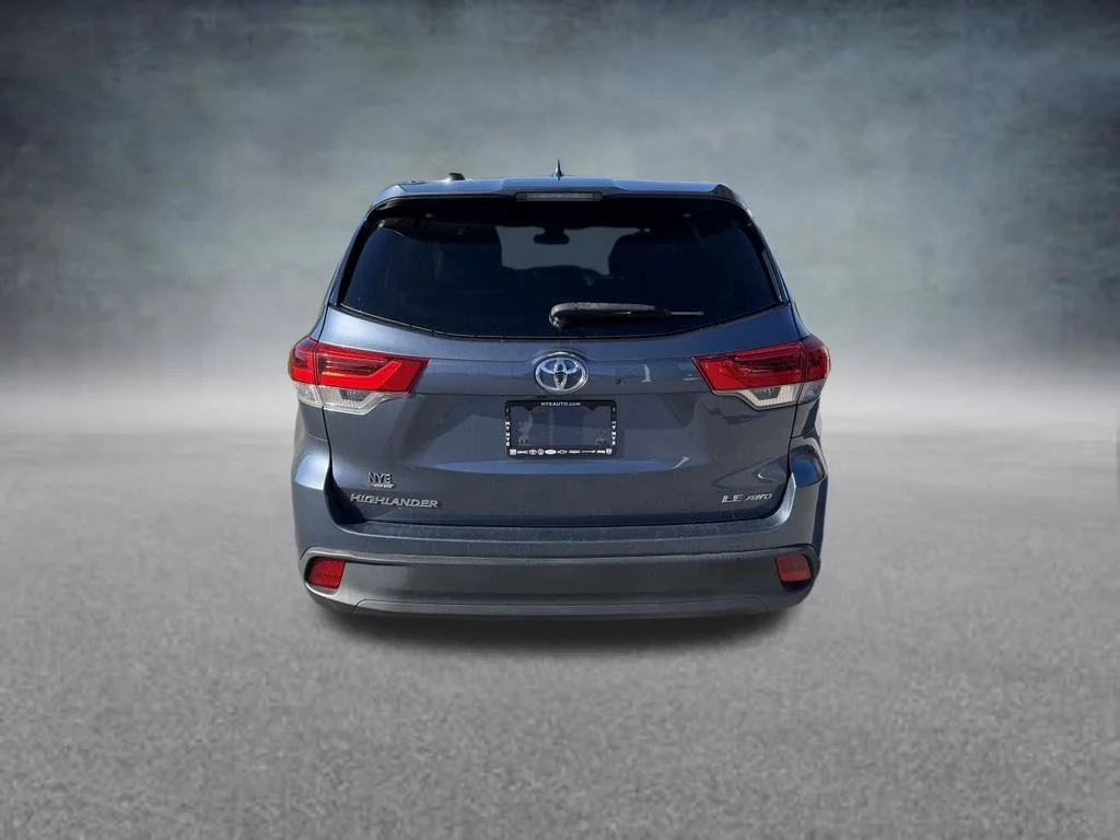 Used 2019 Blue Toyota LE Plus image 4