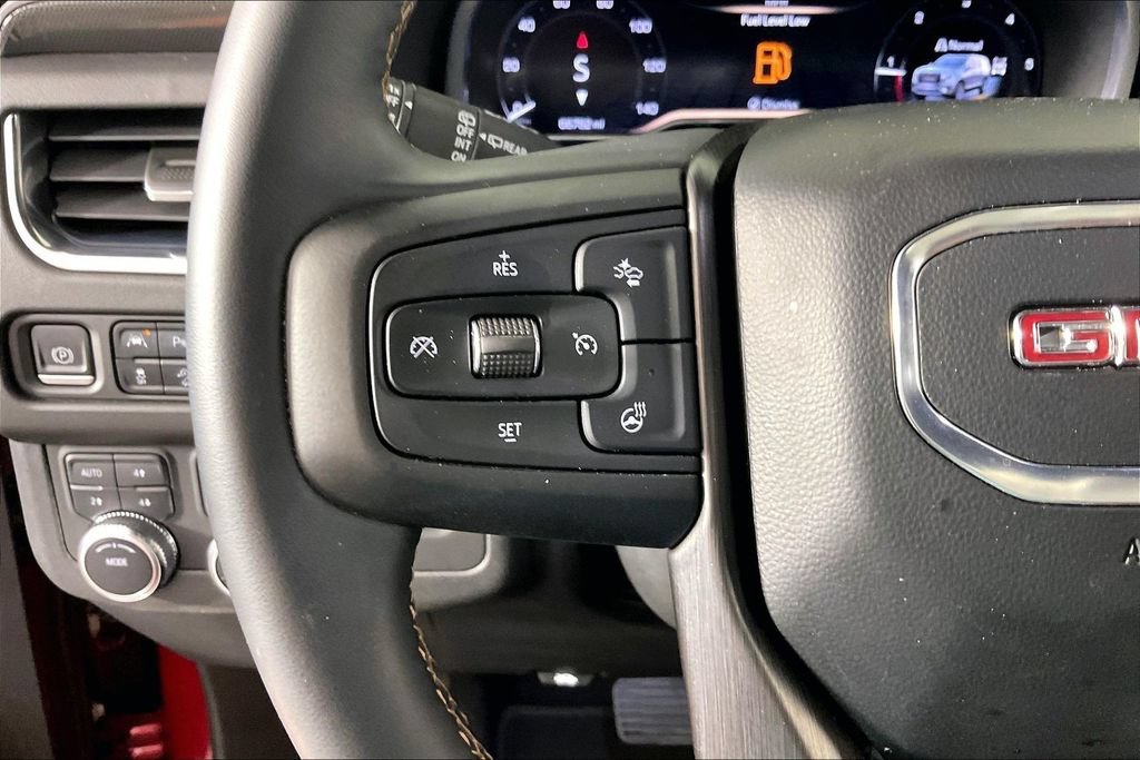 2023 GMC Yukon AT4 - Photo 10