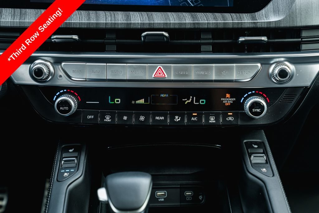 Used 2025 White Pearl Kia SX image 23