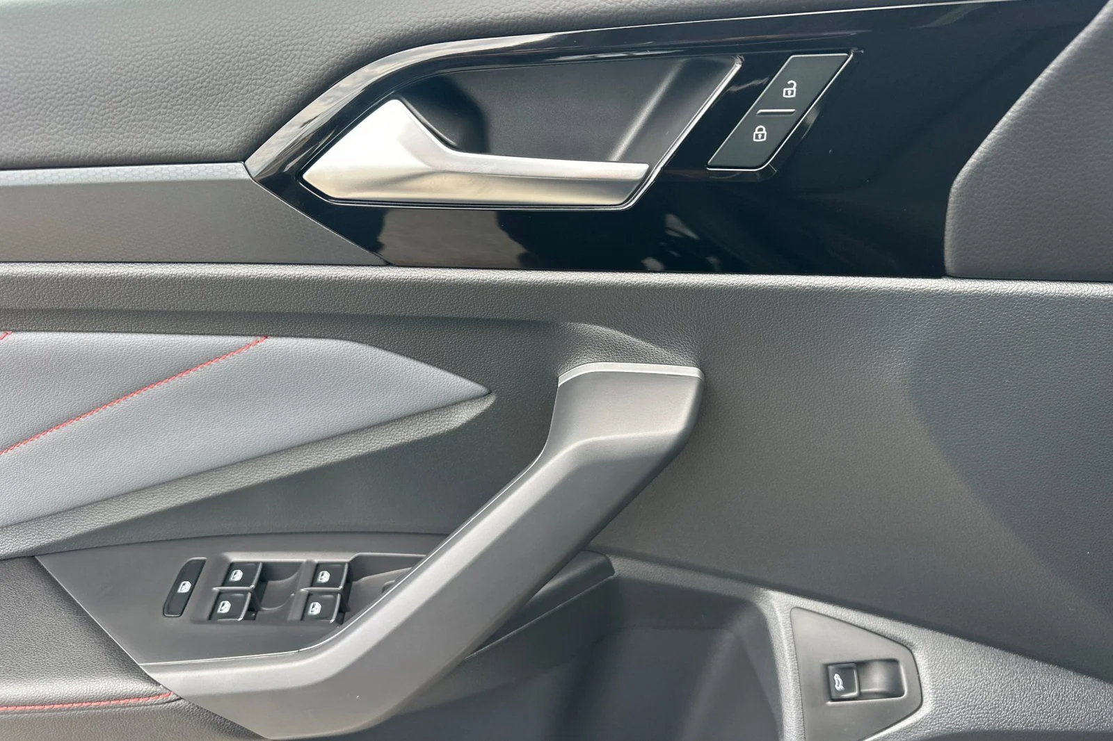 New 2026 Black Volkswagen 2.0T Autobahn image 9
