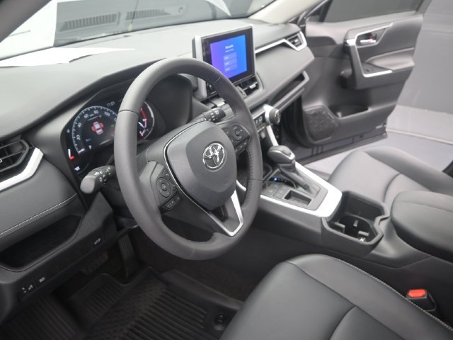 Used 2024 Magnetic Gray Metallic Toyota XLE Premium image 5