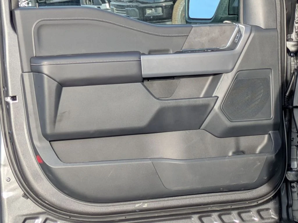 New 2026 Carbonized Gray Metallic Ford XLT image 24