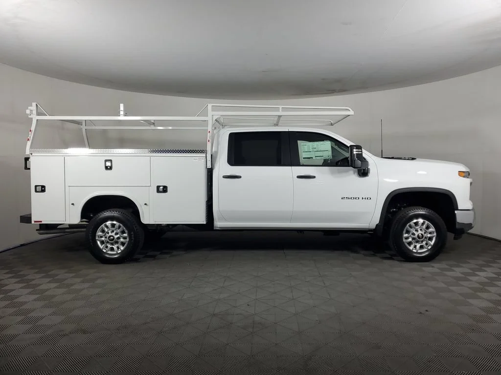 New 2026 Summit White Chevrolet WT image 2