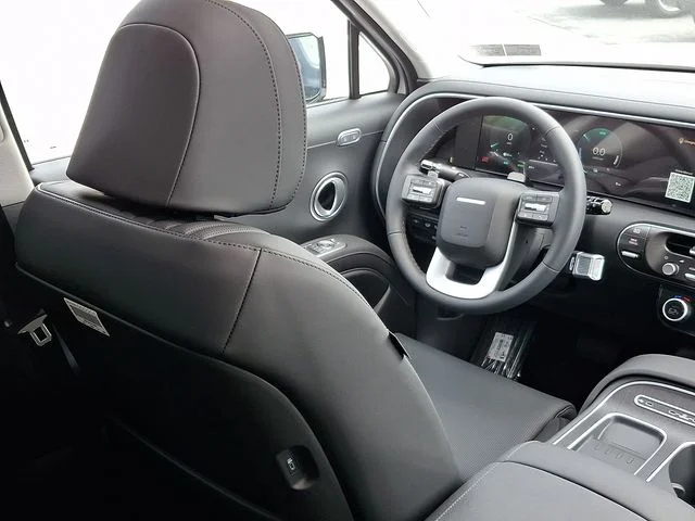 New 2026 White Hyundai SEL Premium image 9