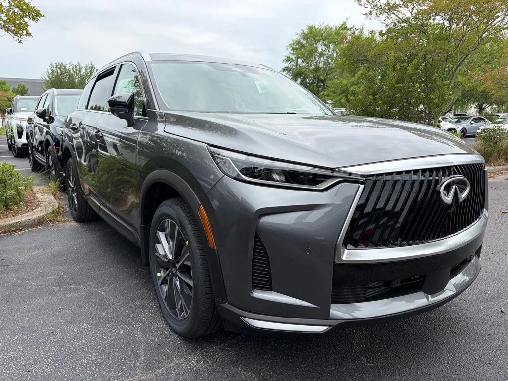 New 2027 GRAPHITE SHADOW INFINITI LUXE image 2