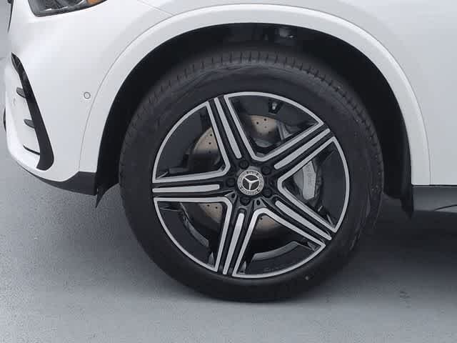 New 2026 Polar White Mercedes-Benz GLC 300 image 13