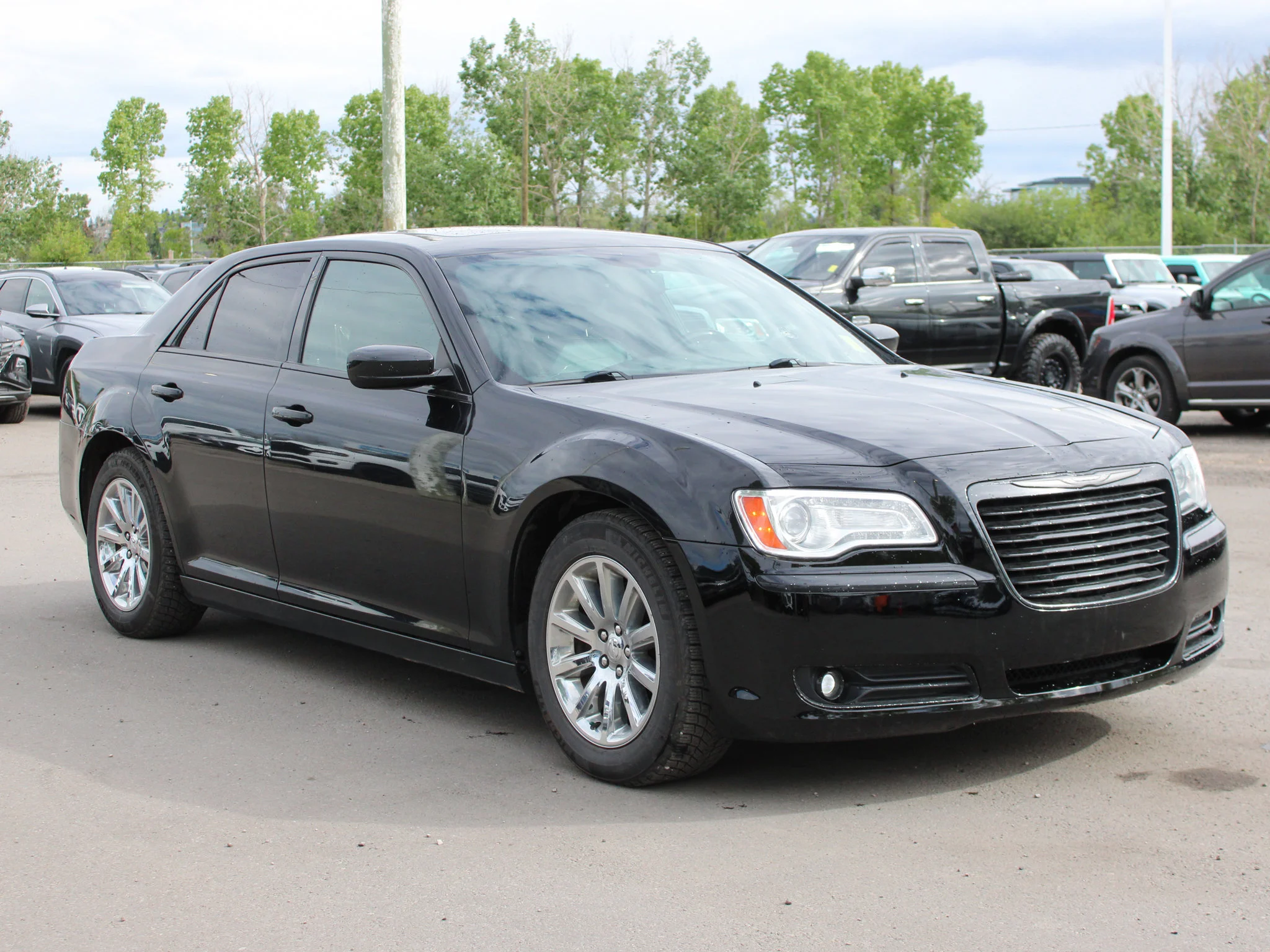 Used 2013 Black Chrysler 300C * Mechanics Special | HEMI V8 | Alpine | Panoramic Sunroof | Heated/Vented Seats | Remote Start image 7