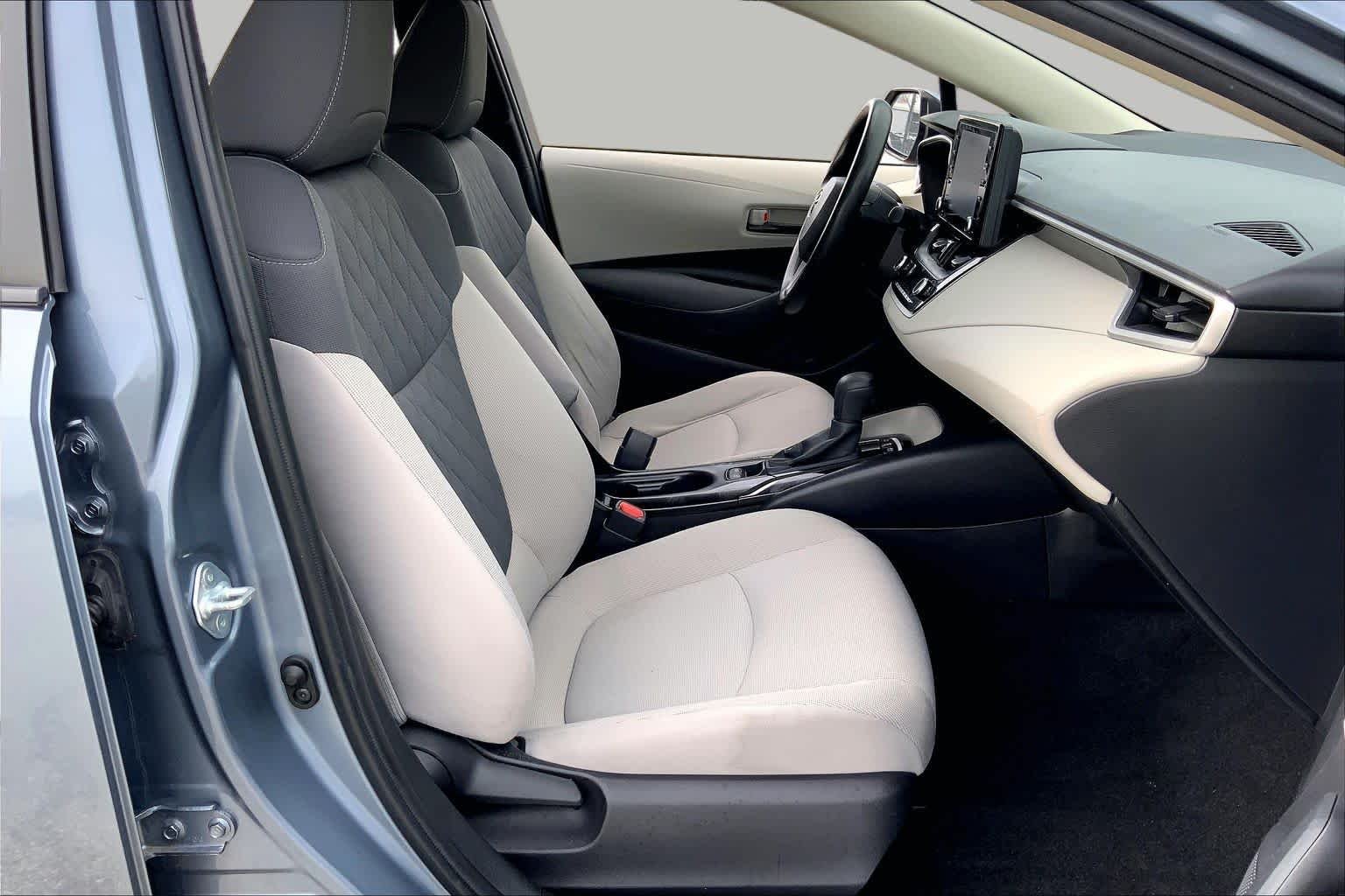 Used 2022 Celestite Toyota Hybrid LE image 9