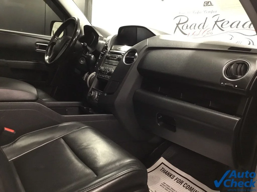 Used 2013 Silver Honda EX-L image 35