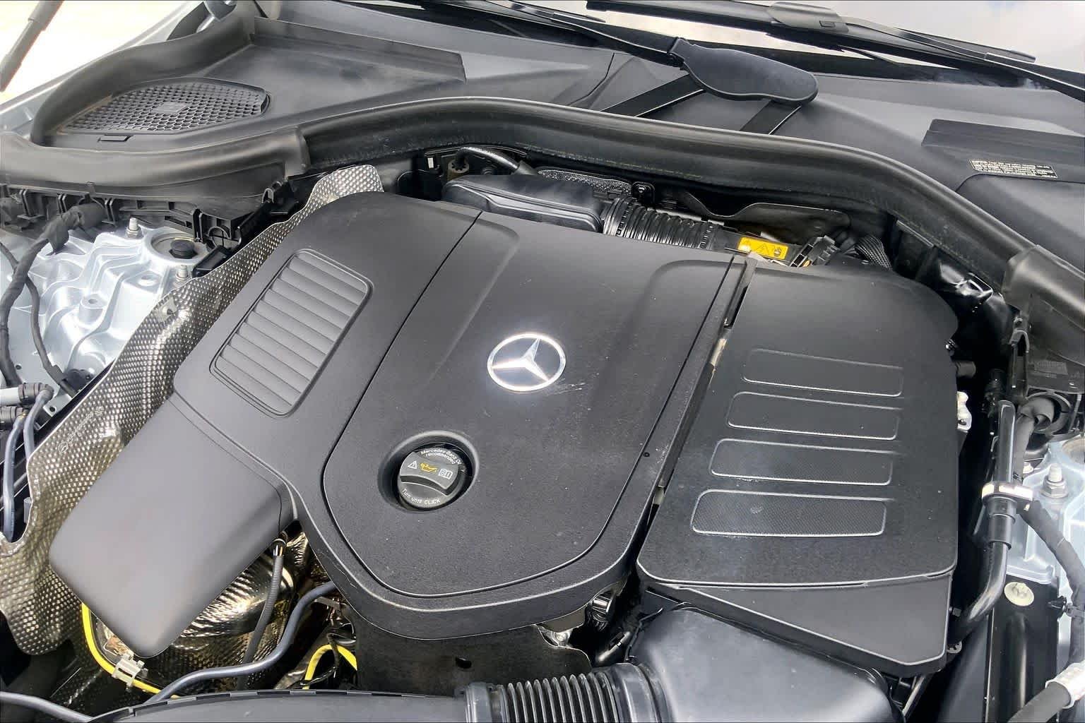 Used 2025 Cirrus Silver Metallic Mercedes-Benz GLC 300 image 32